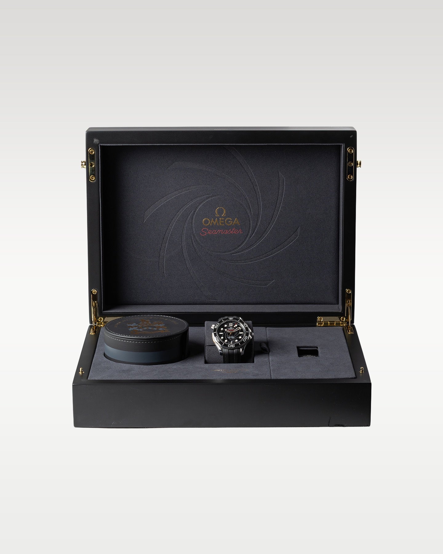 Omega Seamaster Diver 300 M James Bond 210.22.42.20.01.004