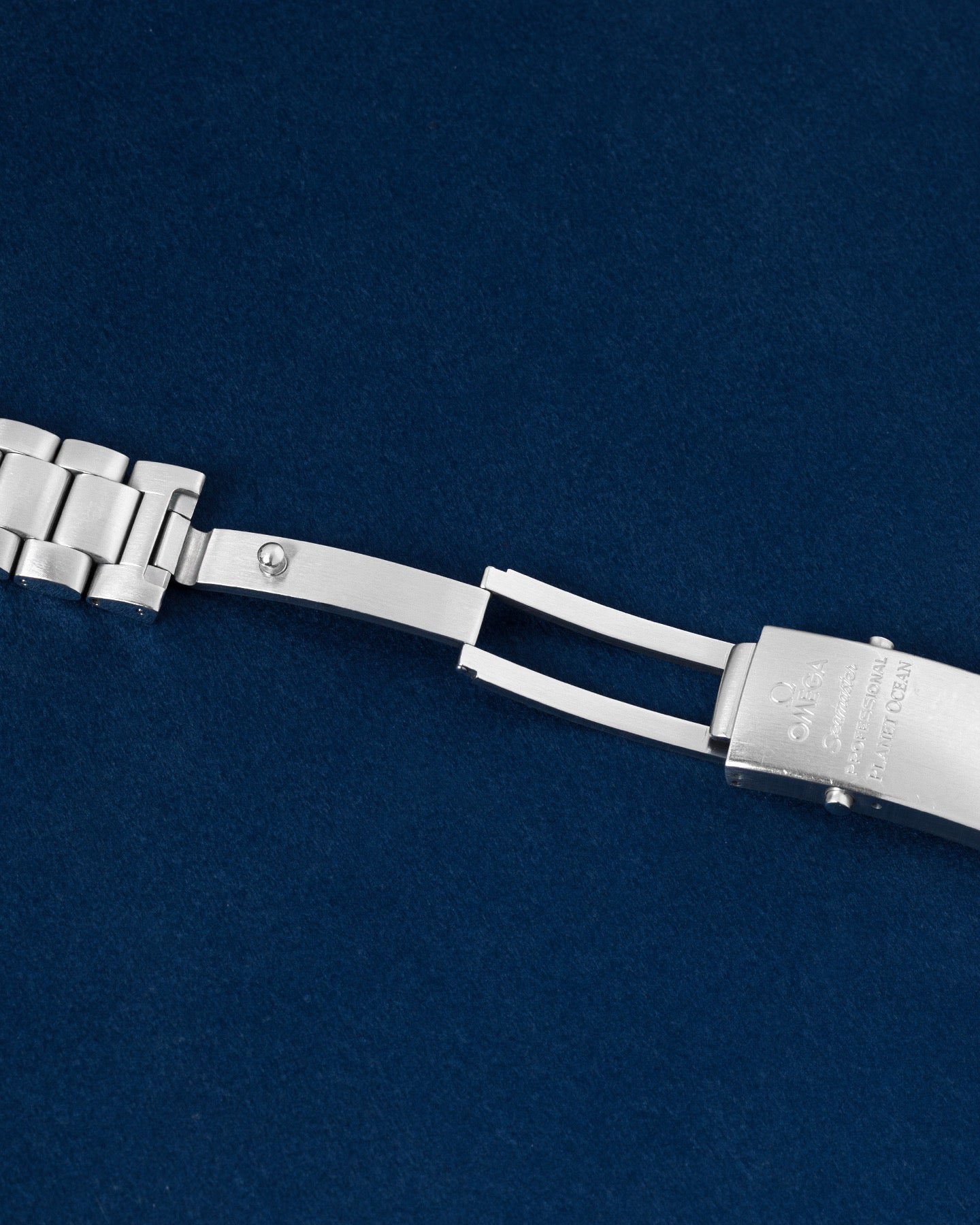 Omega Seamaster Planet Ocean 2201.51.00 | Grand Caliber Watches