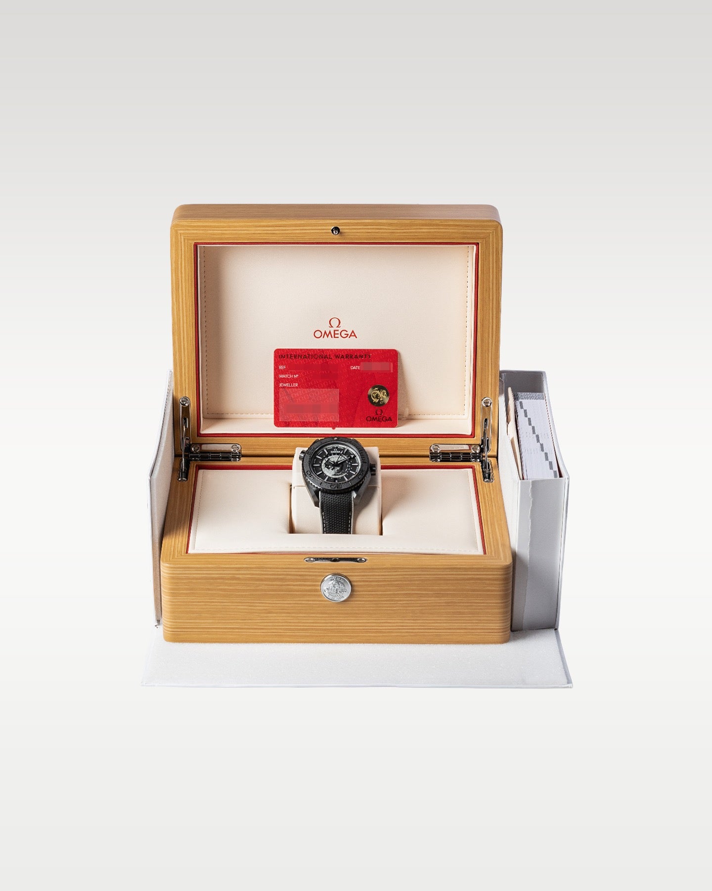 Omega Seamaster Planet Ocean 600M 215.92.46.22.01.007