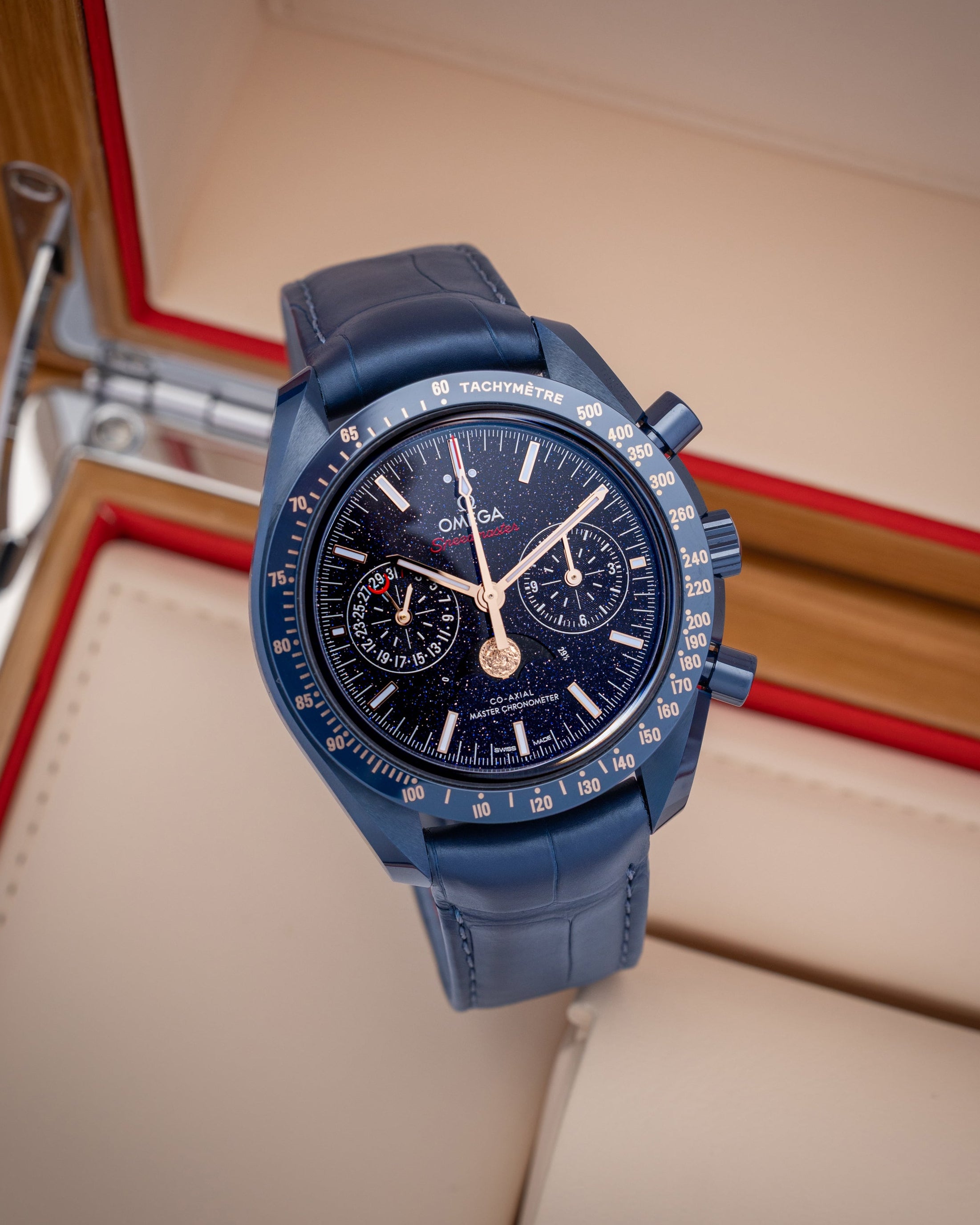 Omega Speedmaster Moonwatch Moonphase 304.93.44.52.03.002
