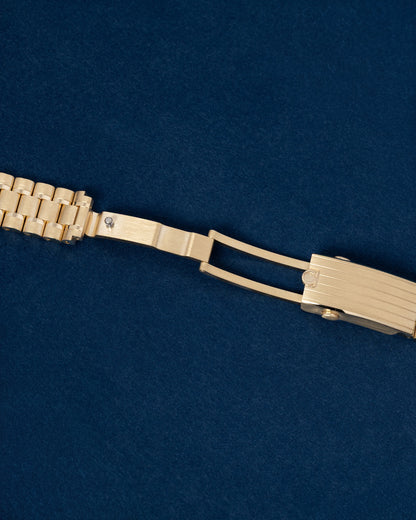 Yellow Gold Olive Omega Speedmaster Moonwatch Professional | Grand Caliber