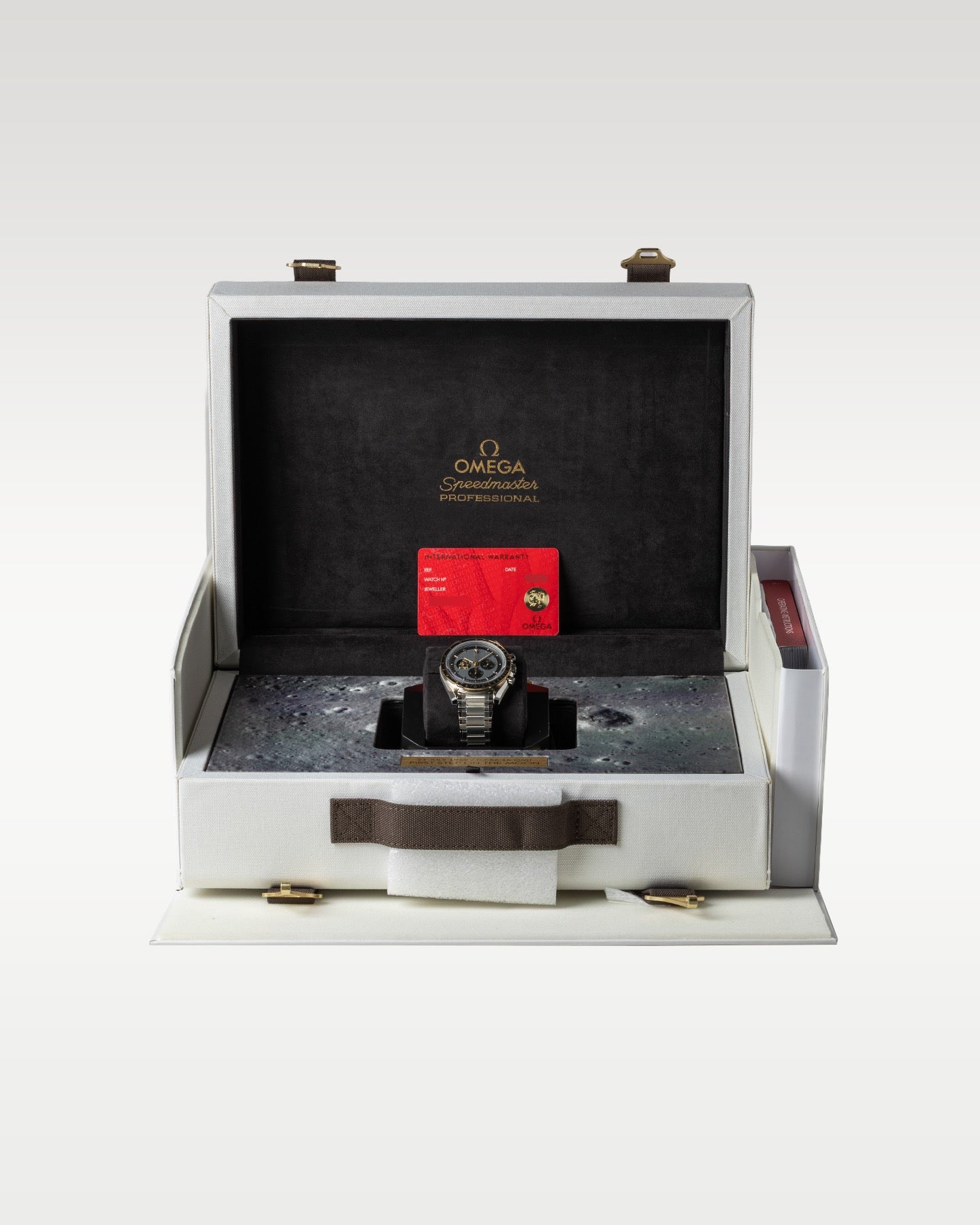 Omega Speedmaster Professional Moonwatch Apollo 11 310.20.42.50.01.001