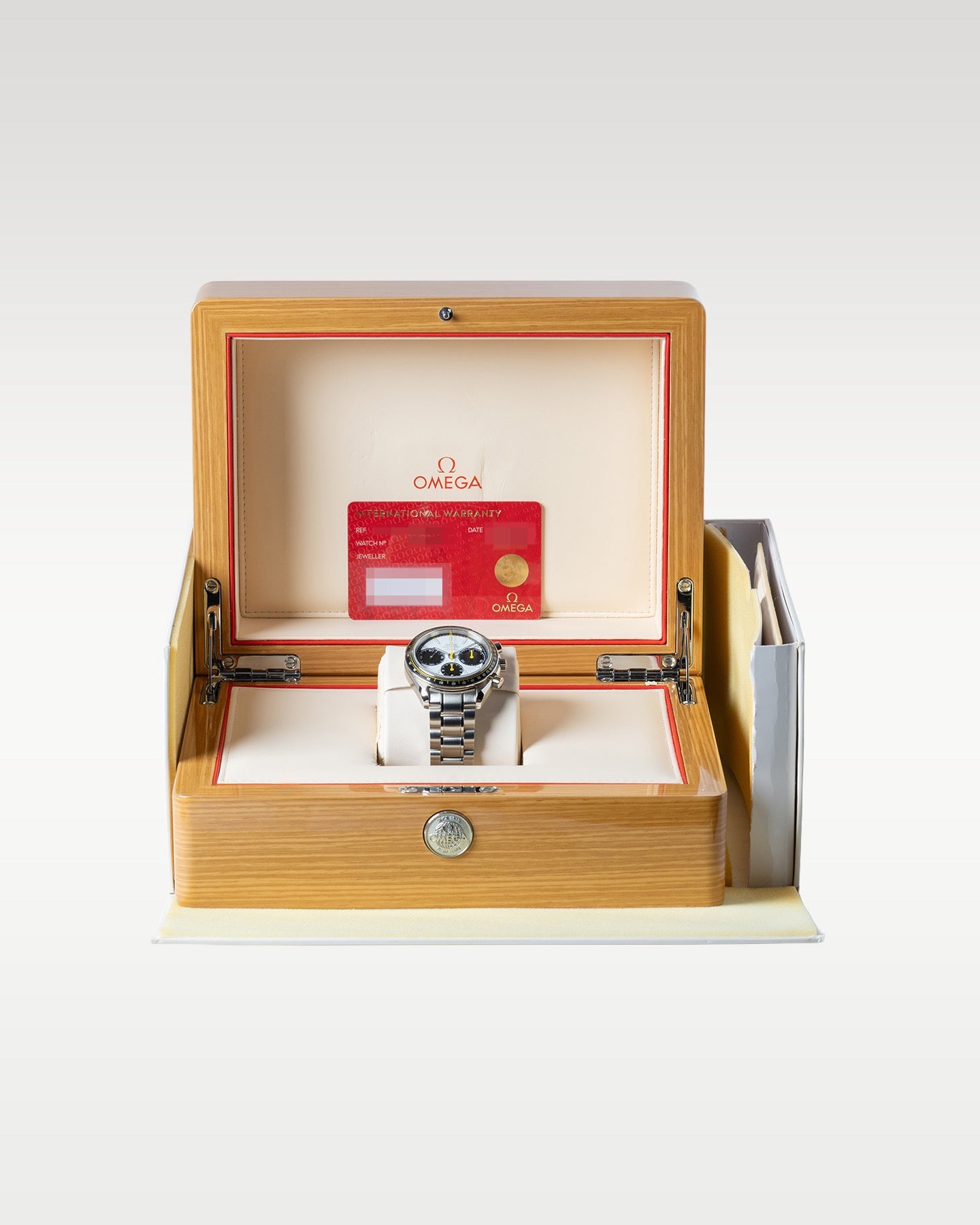 Omega Speedmaster Racing 40 326.30.40.50.04.001 – Grand Caliber