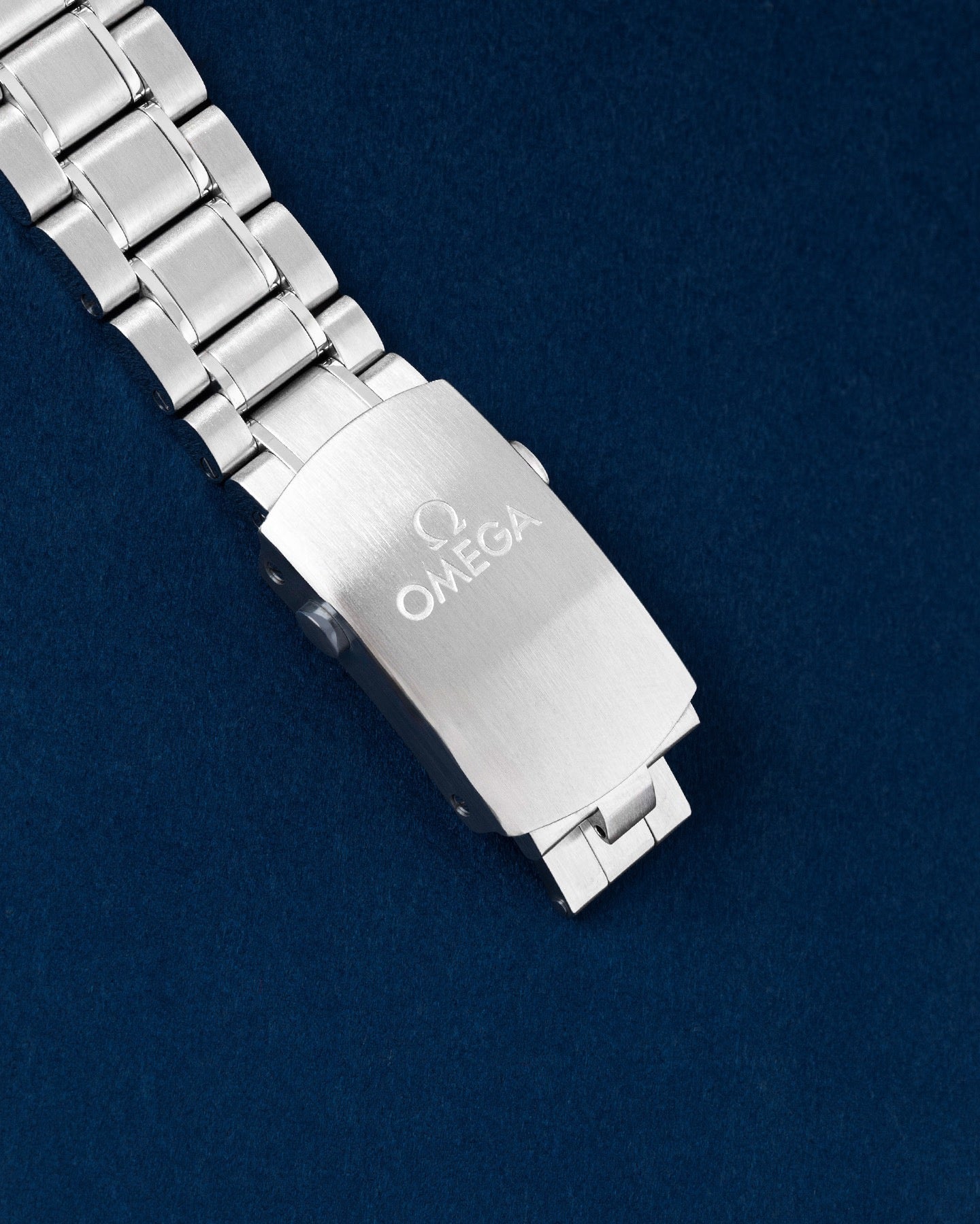 white dial Omega Speedmaster Racing 329.30.44.51.04.001 | Grand Caliber