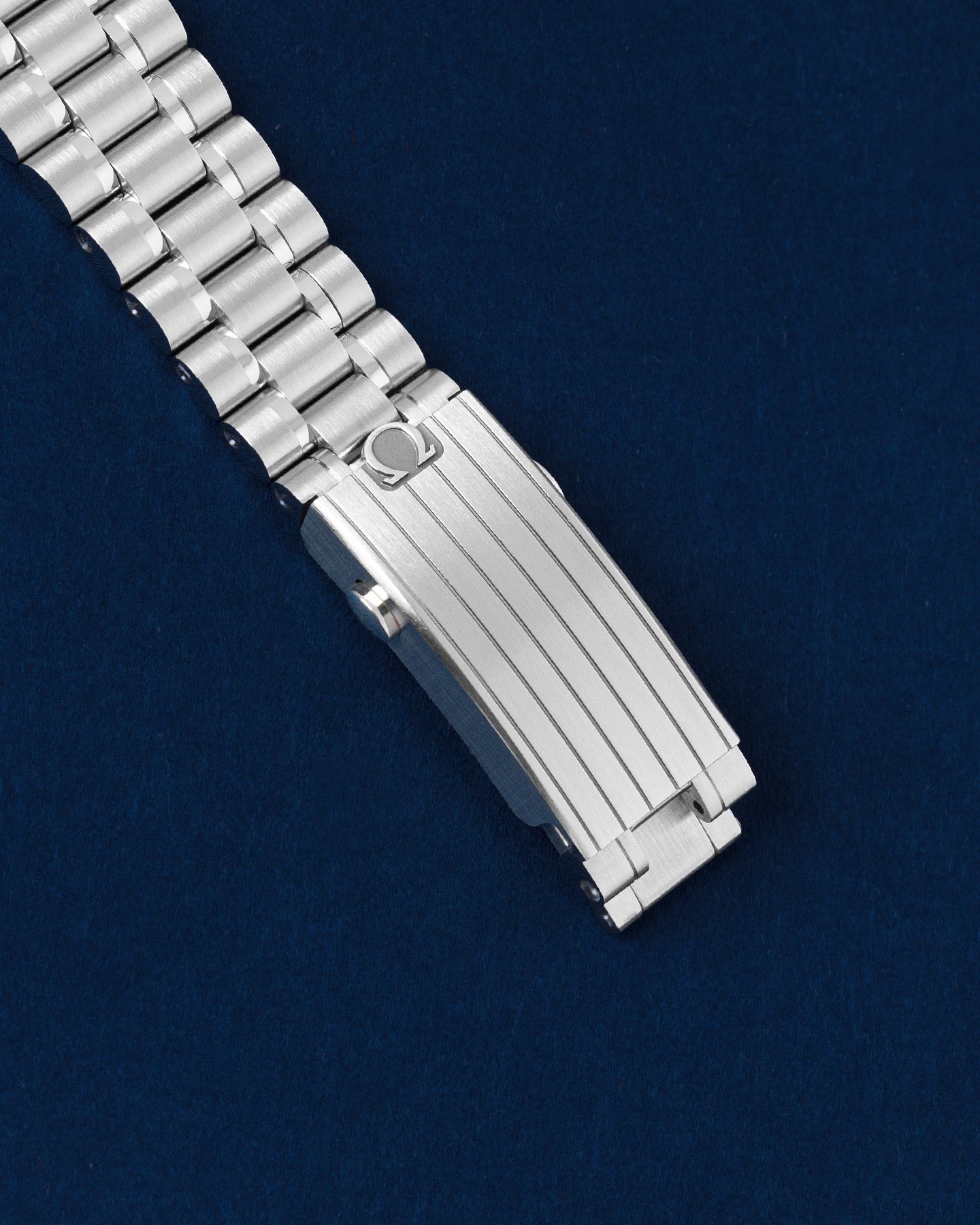 Omega Speedmaster 'Silver Snoopy Award' 310.32.42.50.02.001