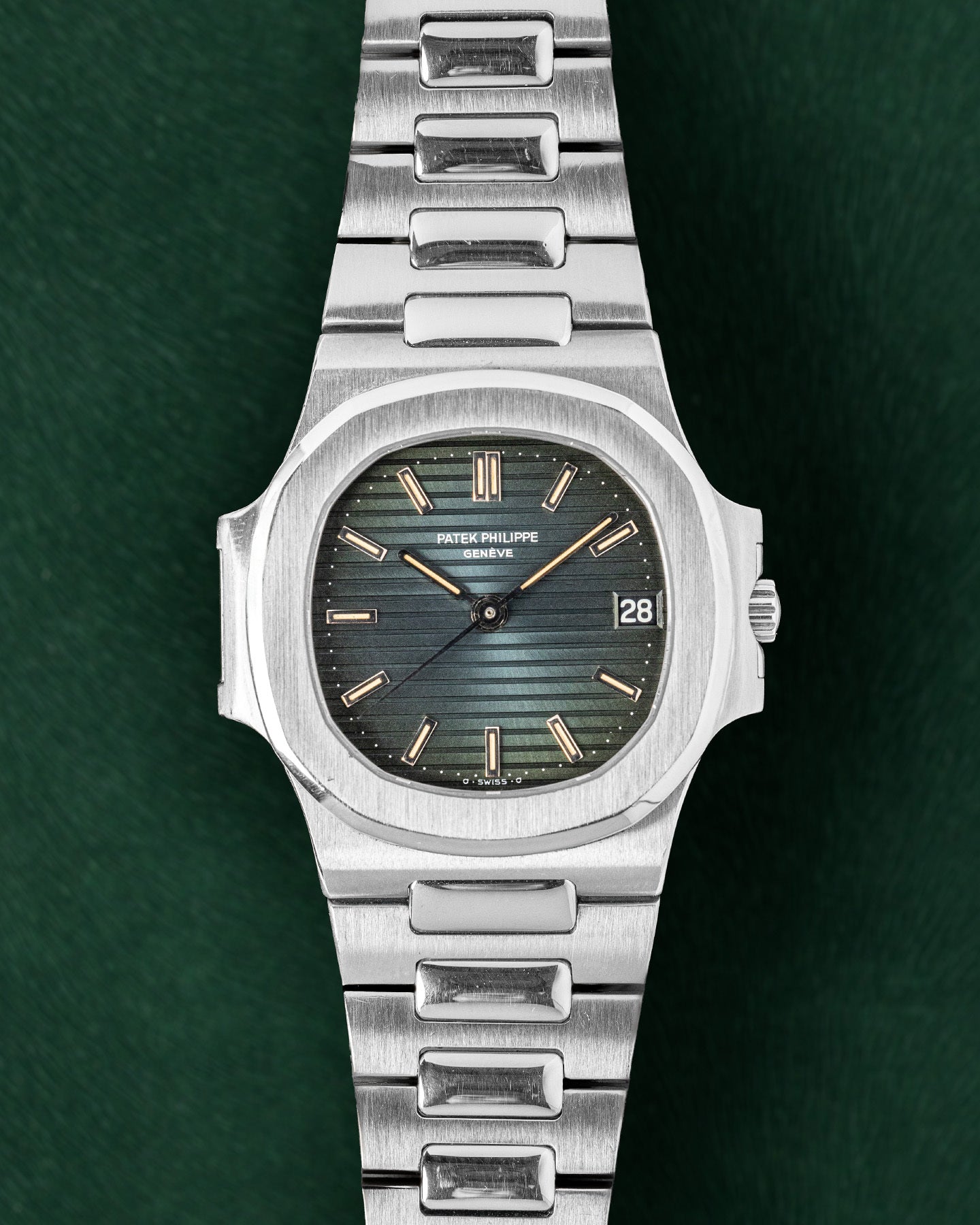 37.5mm Stainless Steel Patek Philippe Nautilus 3800/1A 1981 Vintage Watch