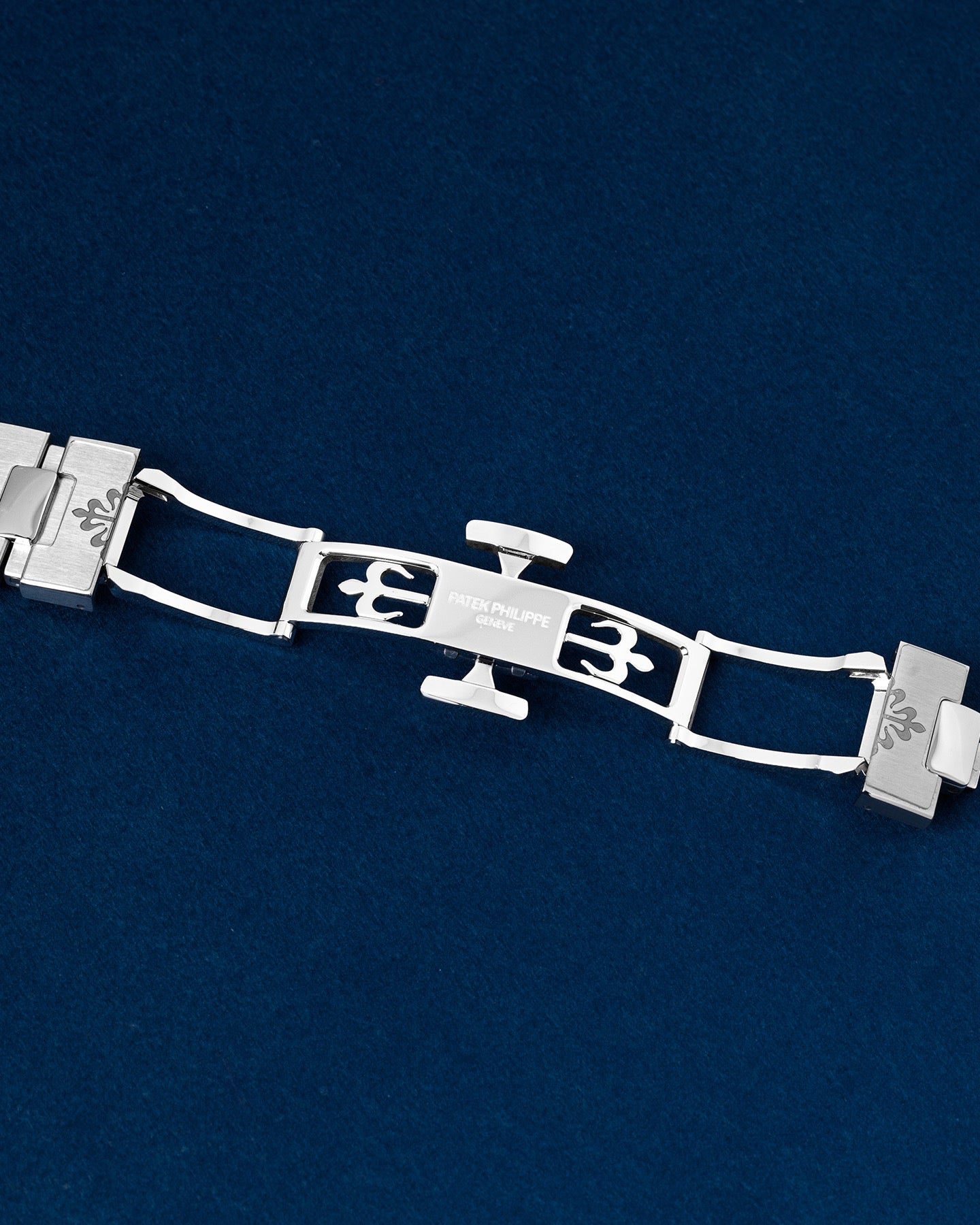 Patek Philippe Nautilus Travel Time Chronograph 5990/1A-011