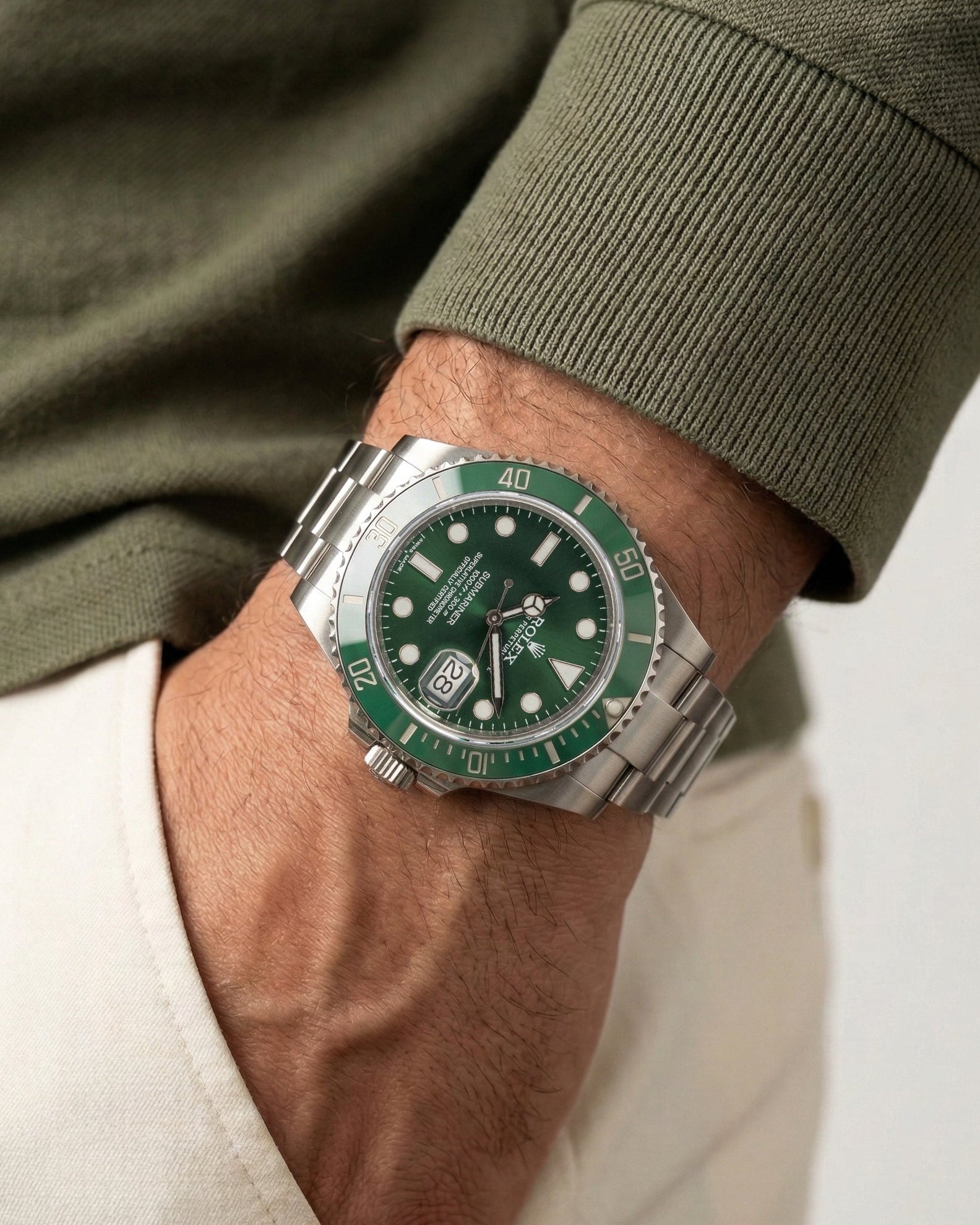 Rolex Submariner Date 40 Hulk 116610LV 2014 – Grand Caliber