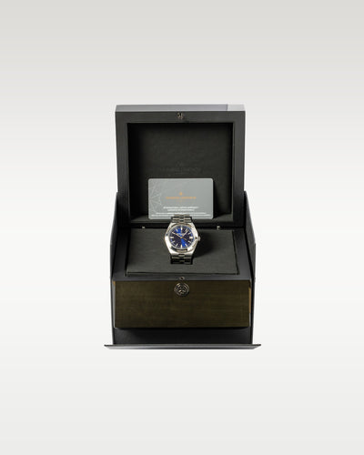 41mm Blue Steel Vacheron Constantin Overseas 4500V 2023 Watch at Grand Caliber