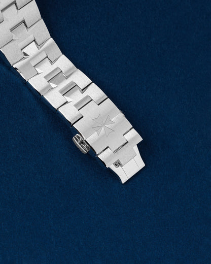 2025 Blue Vacheron Constantin Overseas 4520V/210A-B128 | Grand Caliber Watch Store