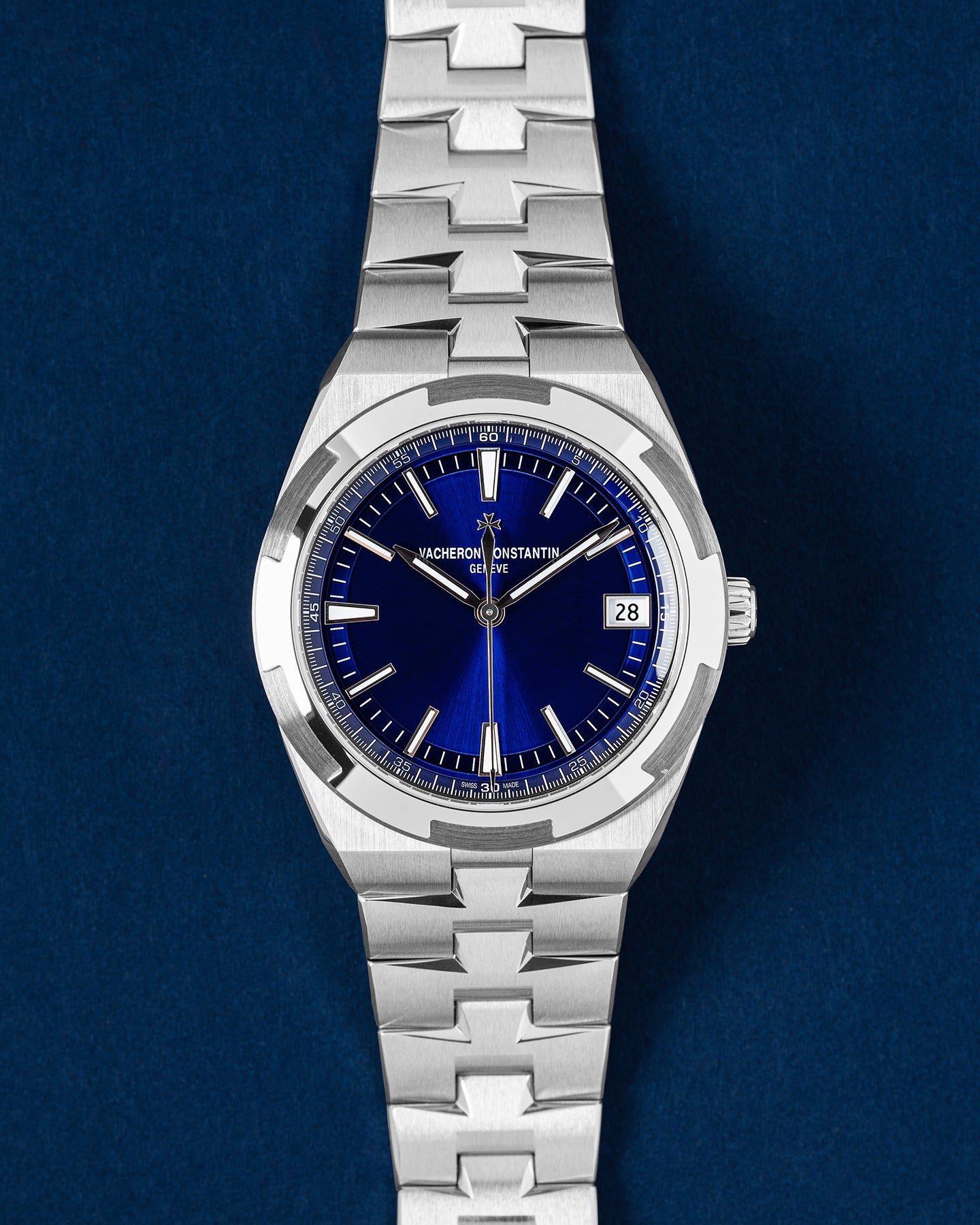 2025 Blue Vacheron Constantin Overseas 4520V/210A-B128 | Grand Caliber Watch Store