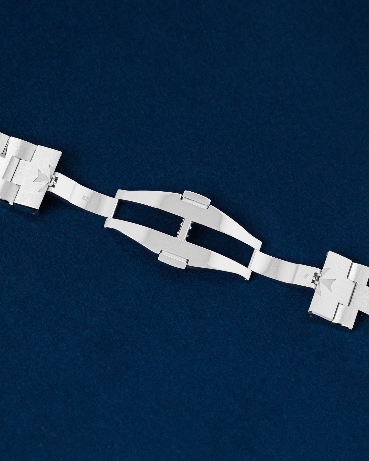 2025 Blue Vacheron Constantin Overseas 4520V/210A-B128 | Grand Caliber Watch Store