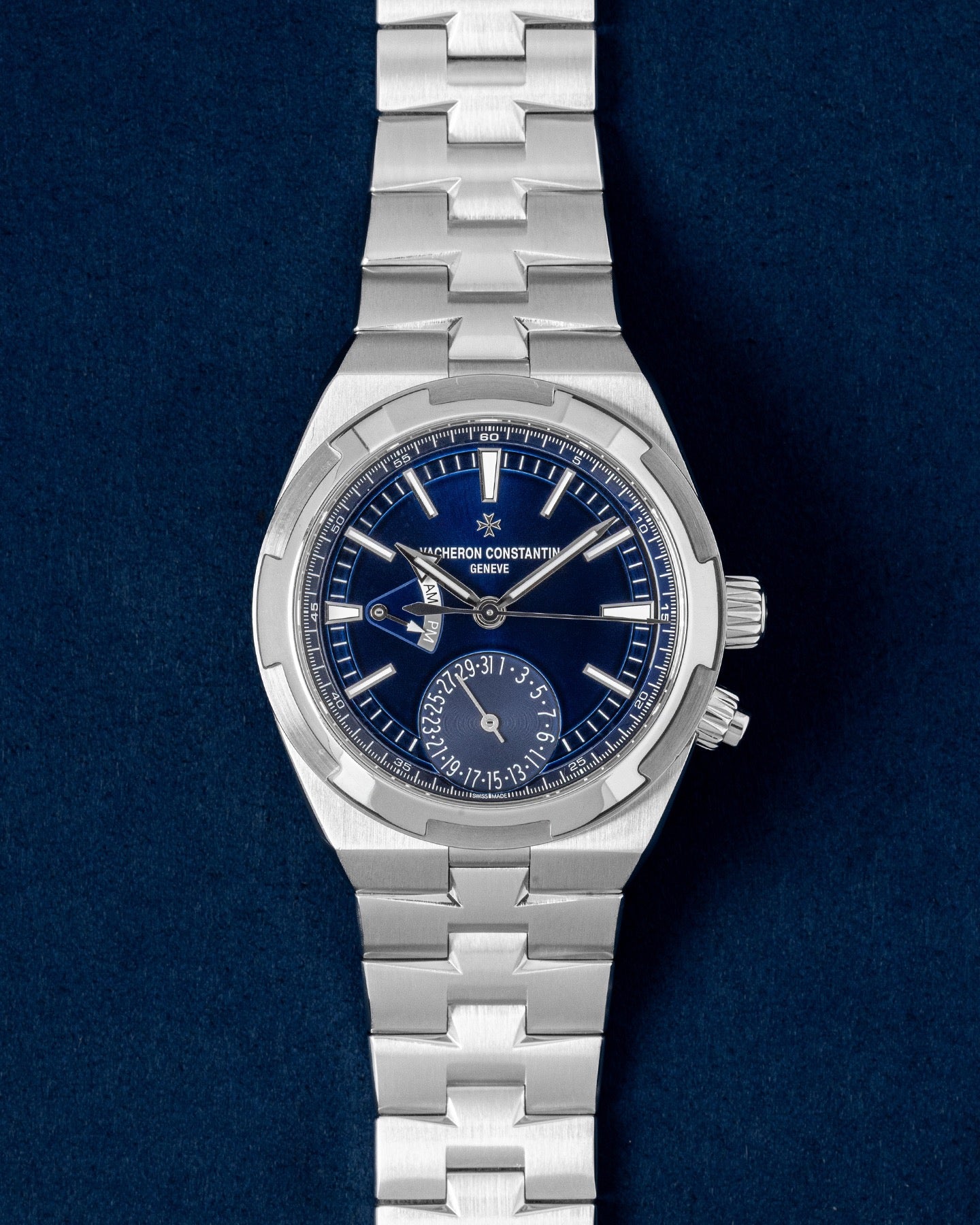 Overseas Dual Time 7900V/110A-B334 Vacheron Constantin Watch | Grand Caliber TX